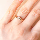 Vintage-Blumenring aus 9-karätigem Gelbgold mit Diamanten (ca. 0.07 ctw), 1984