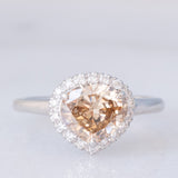 Anello a margherita vintage con diamante fancy di 1.68ct e con diamanti bianchi di contorno, anni ‘90/anni ‘2000
