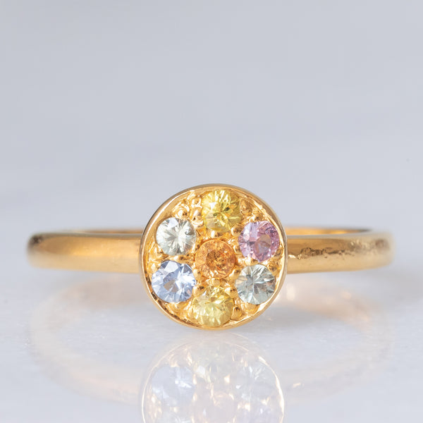 Anello vintage in oro giallo 8K con zaffiri colorati (0.35ctw ca.)