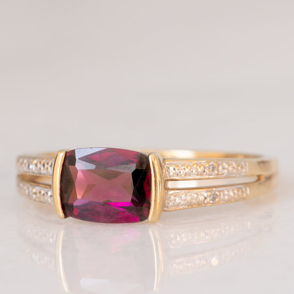 Anello vintage in oro giallo 8K con rodolite e diamanti, anni ‘80