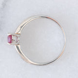 Anello a fascia vintage in platino con rubino (0.60ct) e diamanti (0.60ctw), anni ‘80