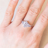 Vintage-Ring aus 9-karätigem Weißgold mit Tansaniten (ca. 0.96 ctw), 2006