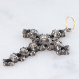 Pendente antico a forma di croce in argento e oro giallo 14K con diamanti di taglio rosetta, inizio ‘800