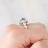 Anello a margherita in platino con tanzanite (1.70ct) e diamanti (1.28ctw), anni '90/anni '2000