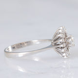 Anello a margherita in oro bianco 18K con diamanti (0.32ctw ca.), anni ‘70