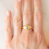 Anello chevalier vintage in oro giallo 14K con topazio azzurro, anni ‘60