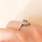 Vintage 9K yellow and white gold daisy ring with blue topaz (0.50ct approx.) and diamonds (0.08ctw approx.)