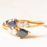 Anello contrarier vintage francese in oro giallo 18K con zaffiri (0.60ctw ca.) e diamanti di taglio brillante (0.18ctw ca.), anni ‘70