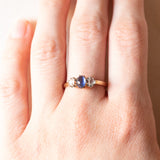 Antike Trilogie aus 18 Karat Gelbgold und Silber mit Saphir im Cabochonschliff (ca. 0.60 ct) und Diamanten im Rosettenschliff (ca. 0.20 ctw), 10er/20er Jahre