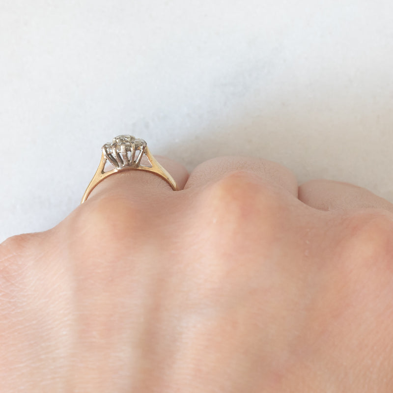 Anello a margherita vintage in oro giallo 9K con diamanti di taglio brillante (0.30ctw ca.), anno 1990