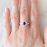 Anello vintage in platino con rubino (0.83ct) e diamanti (0.86ctw), anni ‘80/‘90