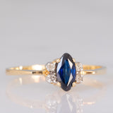 Anello vintage in oro giallo 18K con zaffiro (0.35ct ca.) e diamanti (0.04ctw ca.)