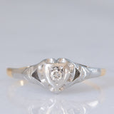Solitario Art Déco a forma di cuore in oro giallo 18K e platino con diamante (0.03ct ca.), anni ‘20/‘30