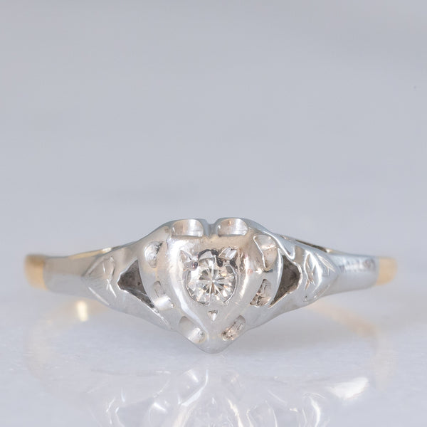 Solitario Art Déco a forma di cuore in oro giallo 18K e platino con diamante (0.03ct ca.), anni ‘20/‘30