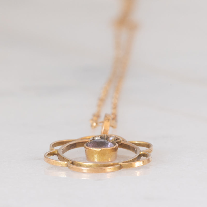 Pendente antico lavalier in oro giallo 9K con ametiste (0.18ct ca.) e perline bianche, anni ‘10/‘20