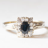 Vintage 18K white gold daisy ring with sapphire (approx. 0.40 ct) and diamonds (approx. 0.10 ct), 70s
