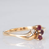 Anello vintage in oro giallo 9K con rubini (0.12ctw ca.) e diamante (0.02ct ca.), anno 1981