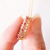 Vintage-Halskette aus 9-karätigem Gelbgold mit Hufeisen-Anhänger aus 9-karätigem Gelbgold und synthetischen Rubinen (ca. 1 Karat), 90er Jahre