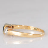 Trilogy antico in oro giallo 14K con tormalina verde di taglio carré (0.35ct ca.) e diamanti di taglio vecchia Europa (0.30ctw ca.), anni ‘20/‘30
