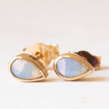 Vintage-Tropfenohrringe aus 9-karätigem Gelbgold mit Opalen (ca. 0.15 Karat), 60er/70er Jahre