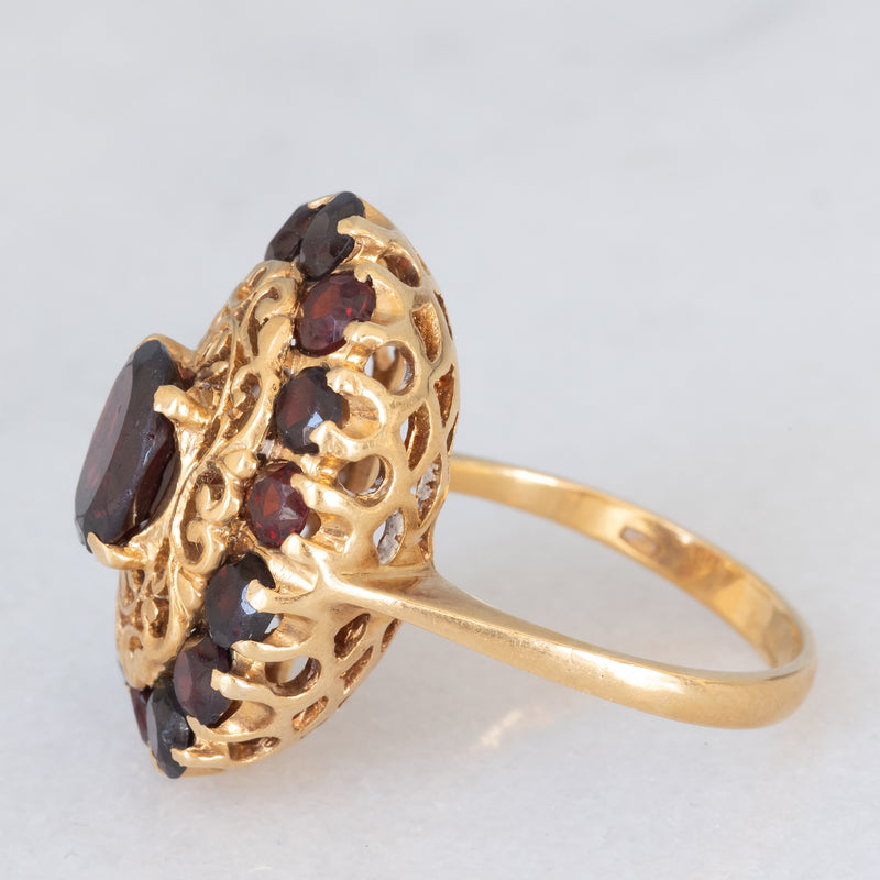 Anello vintage in oro giallo 18K con granati (3.50ctw ca.), anni ‘50/‘60