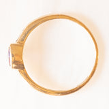 Anello vintage in oro giallo 9K con ametista di taglio trillion (0.45ct ca.) e diamanti di taglio brillante (0.09ctw ca.), anni ‘70