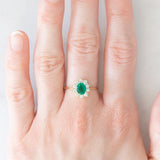 Bague marguerite vintage en or jaune 18 carats et 14 carats avec émeraude (environ 0.60 ct) et diamants taille brillant (environ 0.30 ct), années 70/80