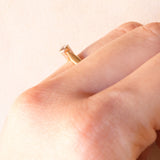 Solitario vintage in oro giallo 9K con diamante di taglio brillante (0.18ct ca.), anni ‘40