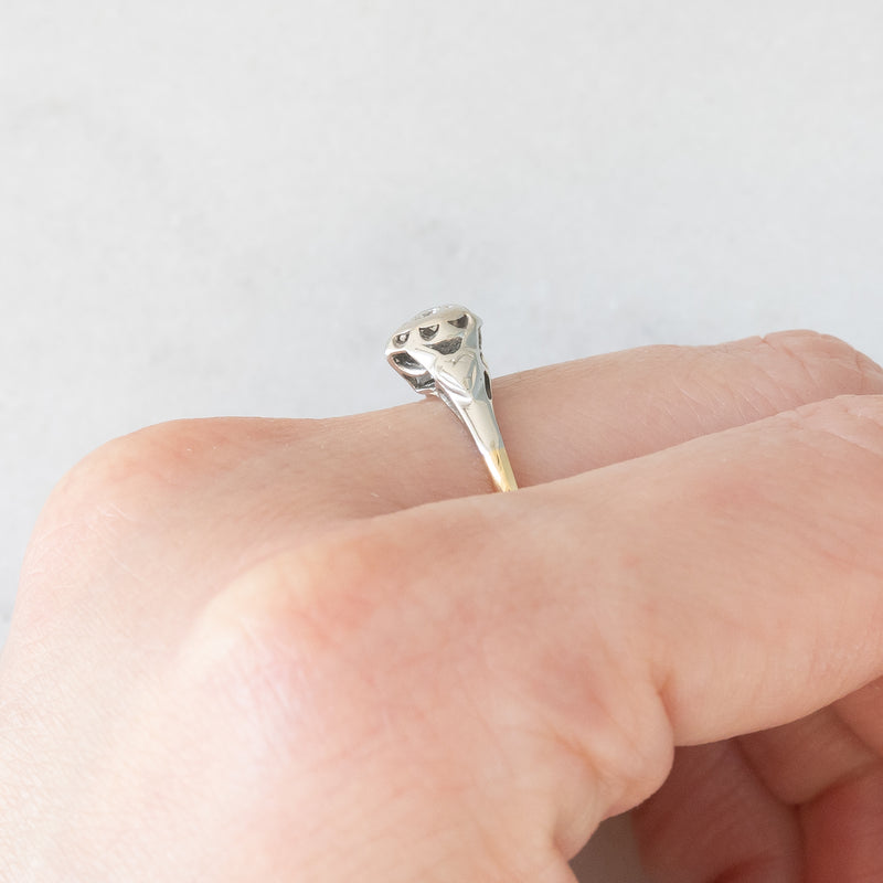 Solitario Art Déco a forma di cuore in oro giallo 18K e platino con diamante (0.03ct ca.), anni ‘20/‘30