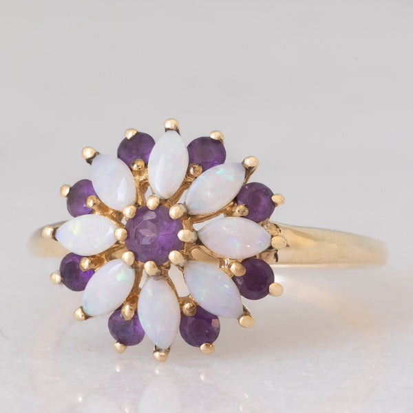 Anello a fiore vintage in oro giallo 8K con ametiste (0.30ctw ca.) e opali, anni ‘80
