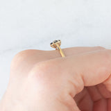 Anello a fiore vintage in oro giallo 9K con zaffiri (0.24ctw ca.) e diamante, anno 1984