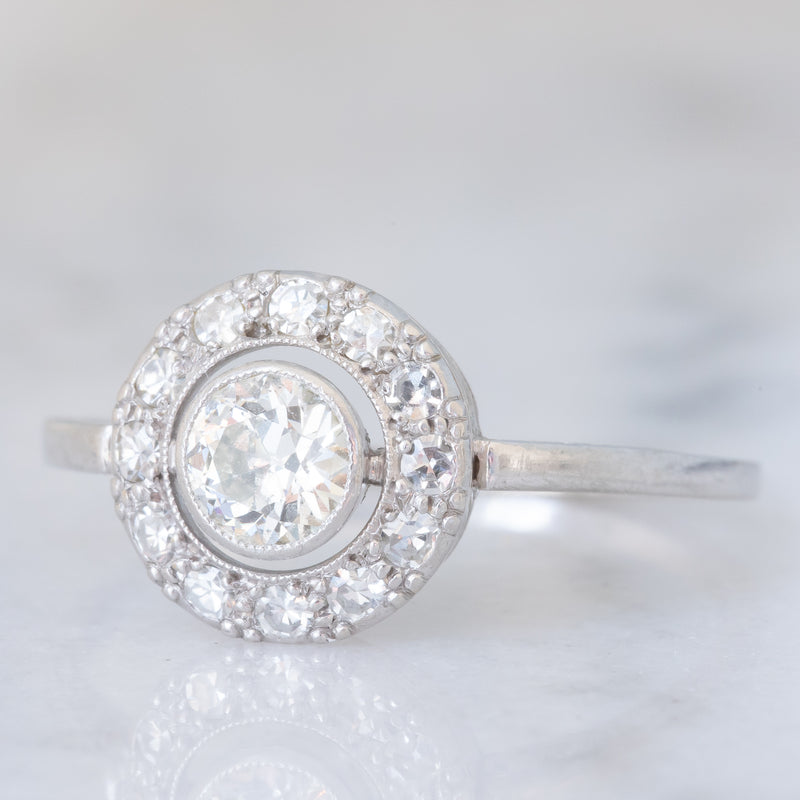 Anello “target” Art Déco in platino con diamanti (0.74ctw ca.), anni ‘20/‘30
