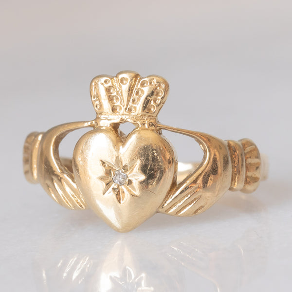 “Amicizia, amore, lealtà” Anello Claddagh vintage in oro giallo 9K con diamante
