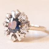 Vintage-Gänseblümchenring aus 14-karätigem Weißgold mit Saphir (ca. 0.70 ct) und Diamanten im Brillantschliff (ca. 0.20 ctw), 70er Jahre