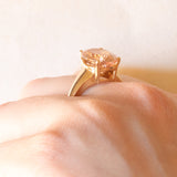 Anello in oro giallo 9K con morganite (4ct ca.), anni ‘80