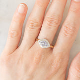 Anello vintage in oro giallo e bianco 9K con tanzaniti (0.25ctw ca.) e diamanti, anni ‘90