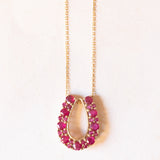 Vintage-Halskette aus 9-karätigem Gelbgold mit Hufeisen-Anhänger aus 9-karätigem Gelbgold und synthetischen Rubinen (ca. 1 Karat), 90er Jahre