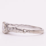 Solitario Art Déco in oro bianco 18K con diamanti di taglio brillante (0.61ctw ca.), anni ‘30