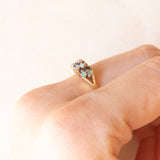 Anello vintage in oro giallo 8K con zaffiri (0.16ctw ca.) e opali (0.08ctw ca.), anni ‘60/‘70