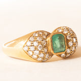 Vintage-Ring aus 18-karätigem Gelbgold mit Smaragd (ca. 0.50 ct) und Diamanten im Brillantschliff (ca. 0.66 ctw), 70er/80er Jahre