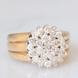 Anello a fiore vintage con fascia in oro giallo e bianco 14K con diamanti di taglio brillante (1ctw ca.), anni ‘70