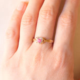 Herzförmiger Vintage-Ring aus 9-karätigem Gelb- und Weißgold mit synthetischem Rubin (ca. 0.20 ct) und Diamanten (ca. 0.06 ctw)