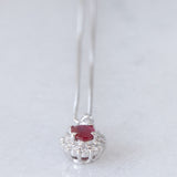 Collana vintage in platino con ciondolo con rubino (0.26ct) e diamanti di taglio brillante (0.13ctw)