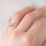 Anello a “V” in platino con diamanti di taglio baguette (0.50ctw), anni ‘70/‘80