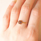 Anello a fiore vintage in oro giallo 8K con granati (0.35ctw ca.), anni ‘50/‘60