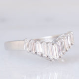 Anello a “V” in platino con diamanti di taglio baguette (0.50ctw), anni ‘70/‘80