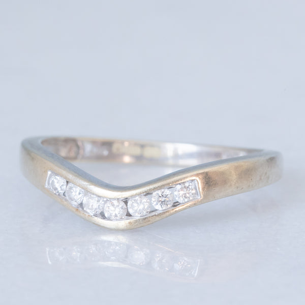 Anello a “V” vintage in oro bianco 9K con diamanti (0.10ctw ca.)