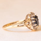 Anello a margherita vintage in oro giallo e bianco 9K con zaffiro (1ct ca.) e diamanti (0.05ctw ca.), anno 1989