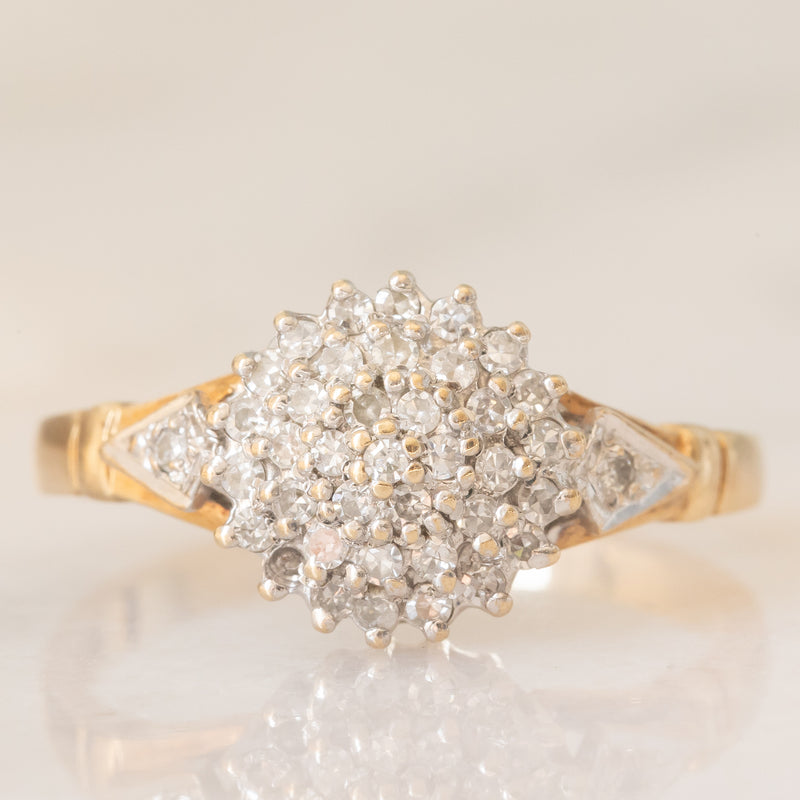 Anello a fiore vintage in oro giallo e bianco 9K con diamanti (0.20ctw ca.), anno 1994