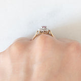 Anello a margherita vintage in oro giallo e bianco 9K con rubino (0.12ct ca.) e diamanti (0.04ctw ca.), anno 1988